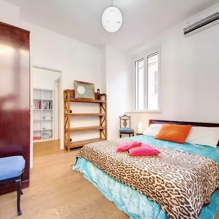 Guest house Domus Flaviae 2*