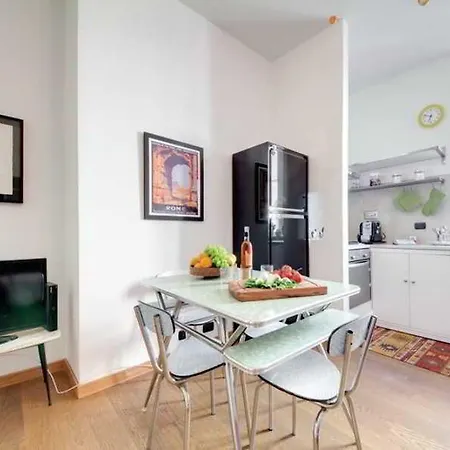 Guest house Domus Flaviae 2*