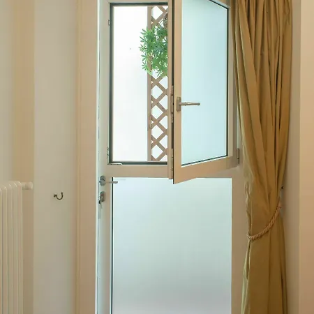 Guest house Domus Flaviae 2*
